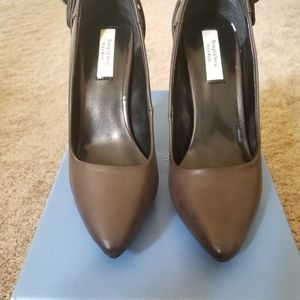 Simply Vera Heels